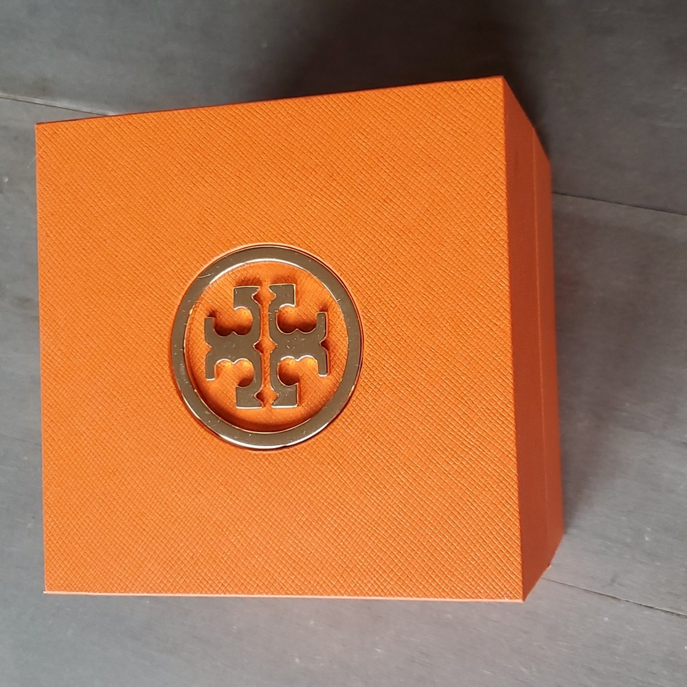 Orange Tory Burch box